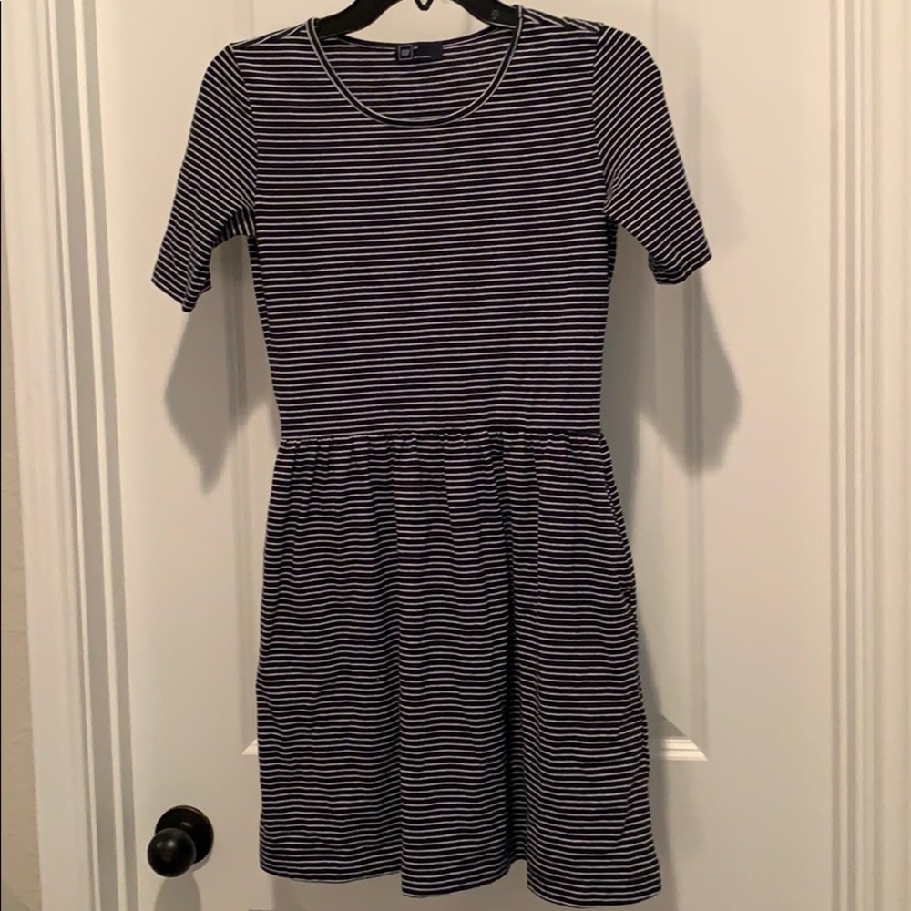 Short Sleeve Gap Dress